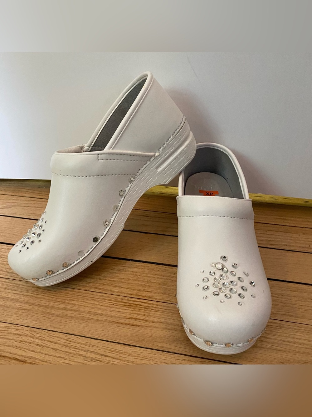 Dansko Clogs Women's 40 (9.5 US)  White Leather Slip-On Comfort Shoes Jeweled